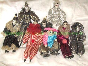 lot 46 image: Porcelain jester doll collection