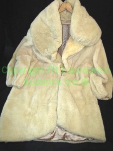 lot 71 image: Genuine Nutria fur ladies overcoat (Needs repaired)