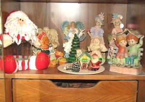 lot 167 image: Assorted Christmas and other theme figurines plus