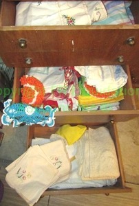 lot 302 image: Assorted kithcen linens, some vintage hand sewn plus as shown