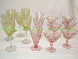lot 28 image: Pink and gold (etched) tone depression glassware