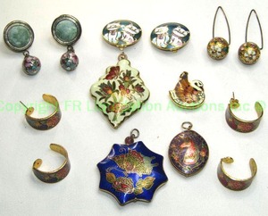 lot 140 image: Cloisonne jewelry. Includes 4 pairs of earrings (2 are clips, 3 post) and 4 pendants