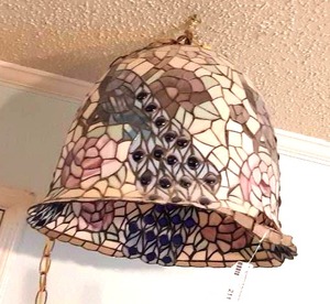 lot 211 image: Tiffany style stained glass hanging parlor lamp (Bottom rim has damage on one part, see pics)
