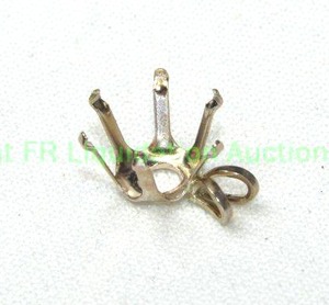 lot 345 image: 14K white gold pendant mounting. Marked 14K.