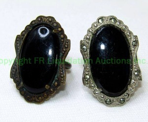 lot 298 image: (2) Vintage rings with black glass cabochons. No markings. Sizes 3.5 and 4.5