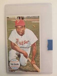 lot 13 image: 1964 Tony Gonzalez baseball card - Authenticity unknown