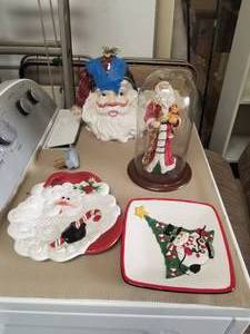 lot 64 image: Christmas Decorations