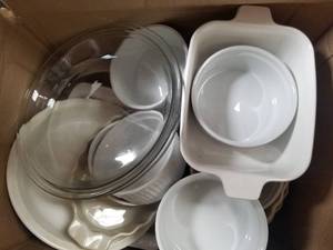 lot 74 image: KITCHEN ITEMS