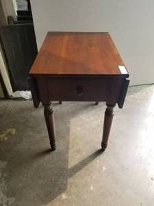 lot 57 image: Wood tabe