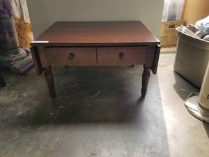 lot 59 image: Wood table