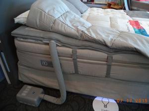 lot 78 image: Sleep number dual-temp layer mattress cover