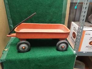 lot 113 image: Vintage wagon