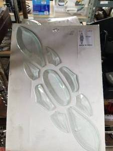 lot 120 image: decorative glass art making kits