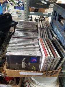 lot 122 image: Music CDs