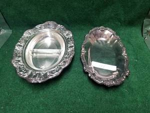 lot 145 image: Silver plated platters