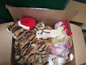 lot 55 image: Stuffed Animals