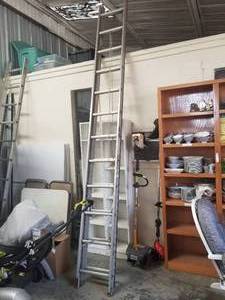 lot 179 image: Wenner 24ft ladder