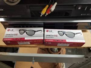 lot 156 image: LG 3D glasses