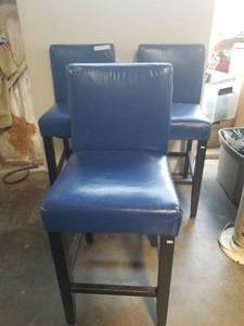lot 178 image: Bar stool chairs