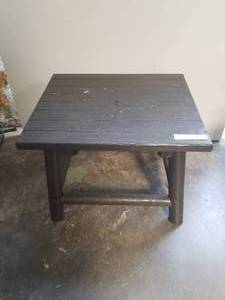 lot 27 image: Table