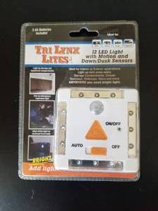 lot 193 image: LYNX 12-LED LIGHT WITH MOTION AND DAWNDUSK SENSORS  WHITE #00026