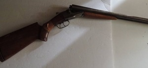 lot 38 image: SHAPLEIGH 12 GAUGE DOUBLE BARREL SHOTGUN, KING NITRO DIAMOND ARMS - CRACK ON STOCK  9554