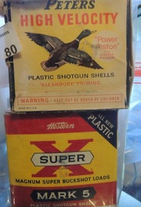 lot 80 image: Ammo Peters Federal 12 GAUGE 2.75  4 shot ( QTY 25)  Super x-box has  6,  7.5, 00 SHOT  12g   2.75  & 3
