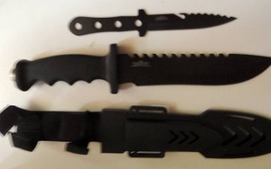 lot 7 image: Hunting Knife set 440 stainless Steele  blade with sheath Kentucky cutlery company NIB