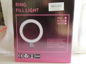 lot 15 image: LED Ring fill light NIB