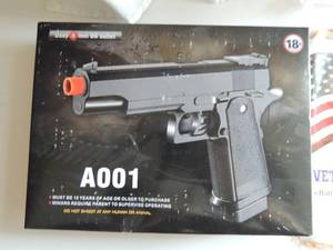 lot 63 image: Air soft pellet pistol with laser pointer A0019 NIB