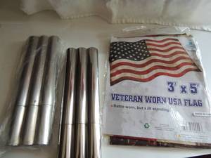 lot 67 image: Cigar holder with flask NIP quantity 2   and veteran horn USA flag NIP