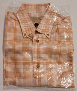 lot 34 image: CABELAS OUTFITTER SERIES SHORT SLEEVE BUTTON DOWN SHIRT, LARGE