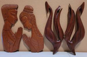 lot 56 image: MID CENTURY WALL ART PAIRS. DANISH MODERN BIRDS ARE TEAK, COUPLE IS SOLID OAK (PROBABLY WITCO) 18H