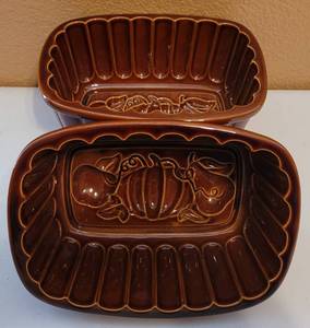 lot 101 image: (2) CRATE & BARREL PUMPKIN FALL MOLDS (BAKEWARE DISH) FOR JELLO GELATIN BREAD CAKE 9X6X4 244-554