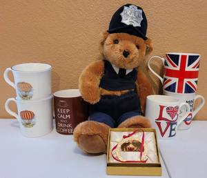lot 102 image: ENGLISH COLLECTIBLES HARRODS LONDON KNIGHTSBRIDGE BOBBY POLICE TEDDY BEAR 11H, ENGLISH TEA  COFFEE MUGS, ORNAMENT