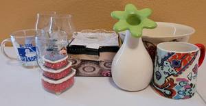 lot 107 image: SHANNON CRYSTAL CANAPE PLATES, ANTHROPOLOGIE MUG, TRINKET BOX IN CAKE FORM, RETRO VASE PLUS