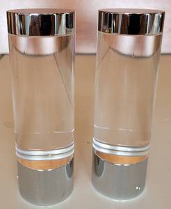 lot 93 image: (2) VINTAGE ACRYLIC AND POLISHED CHROME MID CENTURY MODERN CANDLE STANDS 5H