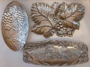 lot 202 image: ARTHUR COURT BRANDED AND OTHER ALUMINUM DECORATED SILVER SERVEWARE