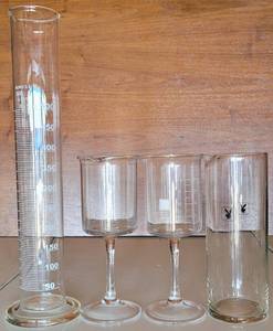lot 132 image: PLAYBOY LOGO BRANDED NOVELTY BEAKER AND OTHER BEAKER BARWARE