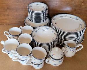 lot 151 image: KELTCRAFT BY NORITAKE EASTFAIR SERVING SET INCLUDES CREAMER SUGAR MADE IN IRELAND. (SOLD 59X THE MONEY)