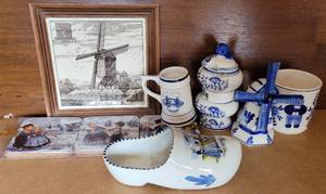 lot 157 image: DELFT BLUE AND WHITE HOLLAND COLLECTIBLES INCLUDING ARTICULATING WINDMILL,COASTER SET PLUS