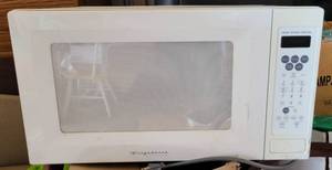 lot 13 image: FRIGIDAIRE MICROWAVE MODEL GLMB186KSB AS SHOWN.
