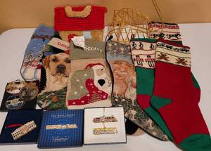 lot 213 image: WHITE HOUSE HISTORICAL SOCIETY BOXED ORNAMENTS, NEW ENGLAND CREWEL STOCKINGS, MANLEY TOYS DOLL HOUSE PLUS