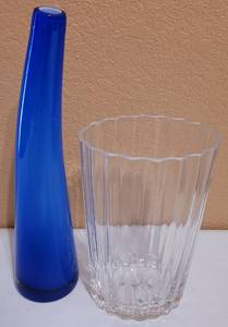 lot 231 image: VERA WANG FLOWERS VASE AND CASED GLASS BLUE PENCIL NECK VASE