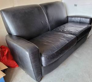 lot 1 image: AMERICAN LEATHER BRAND (1) SOFA AND (2) CHAIRS IN STYLE, COLOR, AND CONDITION SHOWN. LOOK THIS BRAND UP (SOLD 3X THE MONEY)