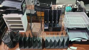 lot 42 image: MIXED LOT OF OFFICE SUPPLIES  ACCESSORIES AS SHOWN.