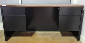 lot 82 image: OFFICE DESK WITH DRAWERS IN STYLE AND COLOR SHOWN. UNIT IS IN SOLID OVERALL CONDITION. APPROX. 60 L x 30 W x 29 H.