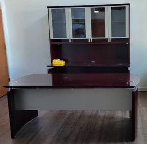 lot 115 image: (1) OFFICE DESK AND (1) CREDENZA  HUTCH IN STYLE, COLOR, AND CONDITION SHOWN. DESK 72 L x 36 W x 29 12 H AND CREDENZA 24 D x 72 W x 79 H. (SOLD 2X THE MONEY)