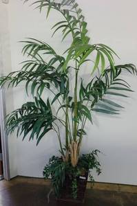 lot 118 image: LARGE FLORAL  DECORATIVE PLANTER AS SHOWN. APPROX. 90 H.