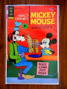 lot 18 image: VINTAGE 1975 Gold Key - Walt Disney Mickey Mouse and Goofy No. 160
